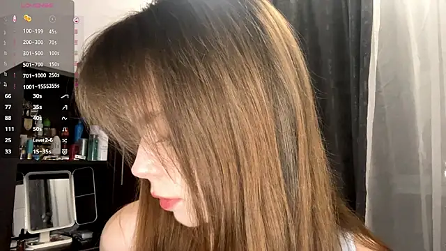 Snapshot of YourLittleElfie chatting on September 21, 3:32 pm YourLittleElfie online show from September 21, 3:32 pm