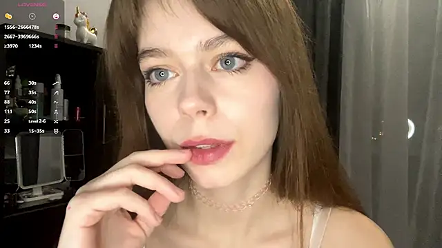 Snapshot of YourLittleElfie chatting on September 20, 3:21 pm YourLittleElfie online show from September 20, 3:21 pm