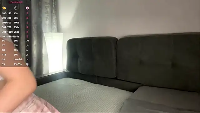 Snapshot of YourLittleElfie chatting on October 23, 3:40 pm YourLittleElfie online show from October 23, 3:40 pm