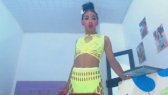 Snapshot of whitneytt chatting on October 18, 2:09 pm whitneytt online show from October 18, 2:09 pm