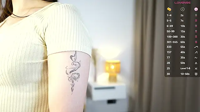 LanacuteL online show from October 25, 6:37 pm