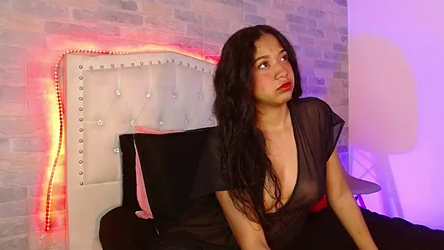 Snapshot of oliviarichard_ chatting on October 16, 9:39 pm oliviarichard online show from October 16, 9:39 pm