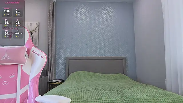 Snapshot of Madison_Davies_ chatting on October 8, 5:23 am Madison Davies online show from October 8, 5:23 am