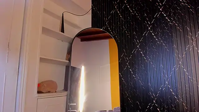 Snapshot of Miss_Ariaa chatting on October 30, 12:17 pm Miss Ariaa online show from October 30, 12:17 pm