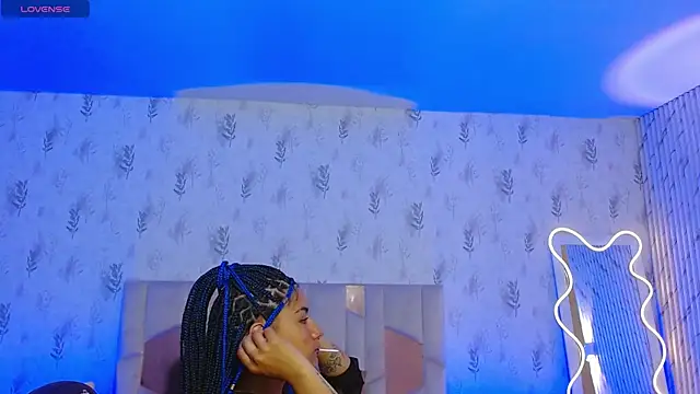 DAKOTA TAY1 online show from October 5, 11:59 am