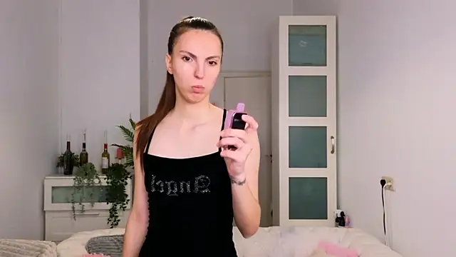 gracedonovan online show from September 28, 6:09 am