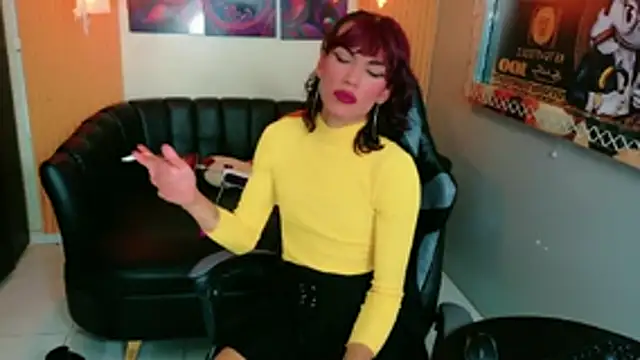 Snapshot of ElectrogoDdess chatting on November 2, 2:37 am ElectrogoDdess online show from November 2, 2:37 am