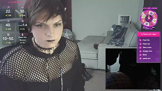 EnbyGamerChick online show from September 21, 11:47 pm