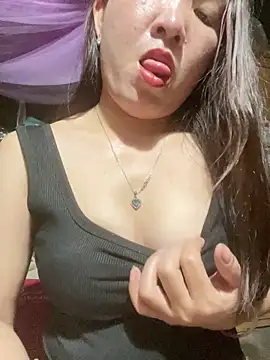 Snapshot of Luna-ass chatting on October 2, 2:22 pm Luna-ass online show from October 2, 2:22 pm