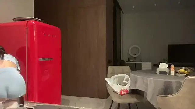 Orlinah online show from October 31, 8:24 pm