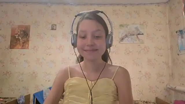 QutieDaSweet online show from October 2, 7:24 am