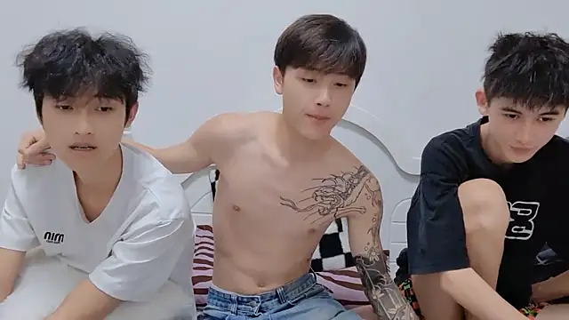 xiaoyi2563 online show from October 10, 12:43 pm
