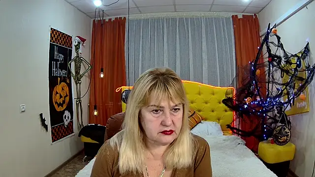 Snapshot of EmmaEllison chatting on October 26, 7:04 am EmmaEllison online show from October 26, 7:04 am