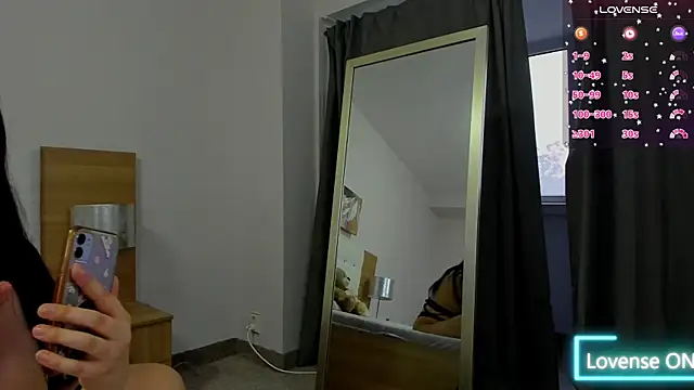 LovelySophie3 online show from November 3, 5:33 am