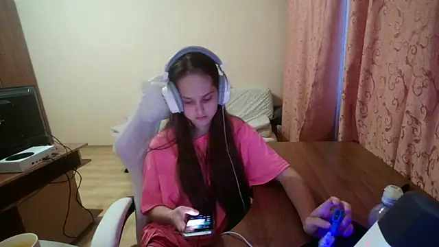 Snapshot of SharybbFace chatting on September 22, 3:32 pm SharybbFace online show from September 22, 3:32 pm