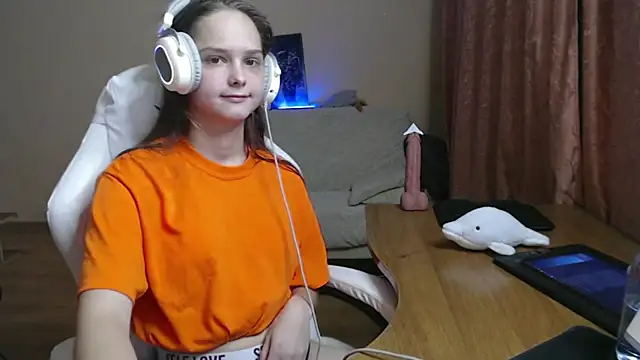 Snapshot of SharybbFace chatting on October 1, 3:50 pm SharybbFace online show from October 1, 3:50 pm