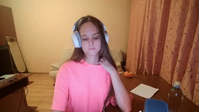 Snapshot of SharybbFace chatting on September 19, 3:55 pm SharybbFace online show from September 19, 3:55 pm