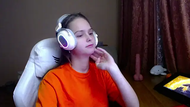 Snapshot of SharybbFace chatting on October 15, 3:25 pm SharybbFace online show from October 15, 3:25 pm