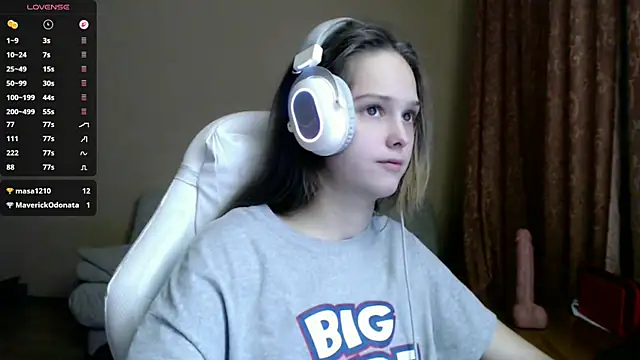 Snapshot of SharybbFace chatting on October 26, 3:51 pm SharybbFace online show from October 26, 3:51 pm