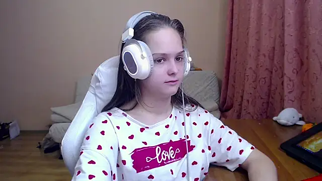 Snapshot of SharybbFace chatting on October 16, 3:36 pm SharybbFace online show from October 16, 3:36 pm