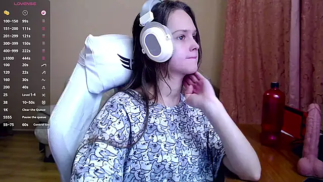 Snapshot of SharybbFace chatting on October 25, 3:41 pm SharybbFace online show from October 25, 3:41 pm