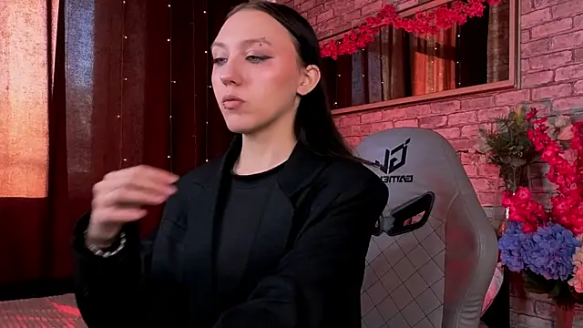 Snapshot of AdeliceLenoir chatting on September 30, 5:46 am AdeliceLenoir online show from September 30, 5:46 am