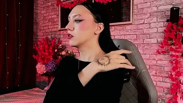 Snapshot of AdeliceLenoir chatting on September 19, 6:01 am AdeliceLenoir online show from September 19, 6:01 am