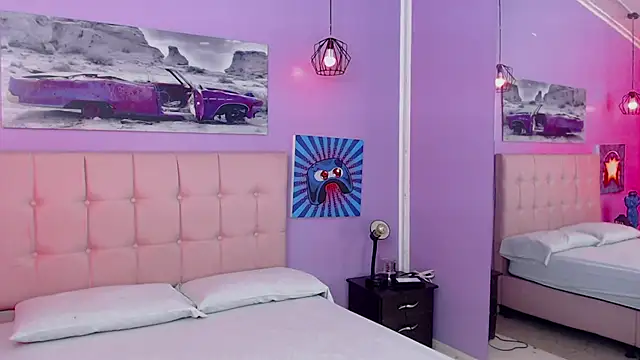 Snapshot of Sabriinaa_Foxx chatting on October 10, 12:32 pm Sabriinaa Foxx online show from October 10, 12:32 pm