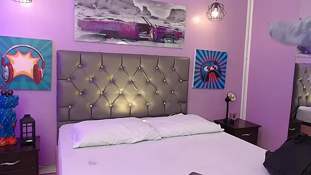 Snapshot of Sabriinaa_Foxx chatting on October 23, 12:33 pm Sabriinaa Foxx online show from October 23, 12:33 pm