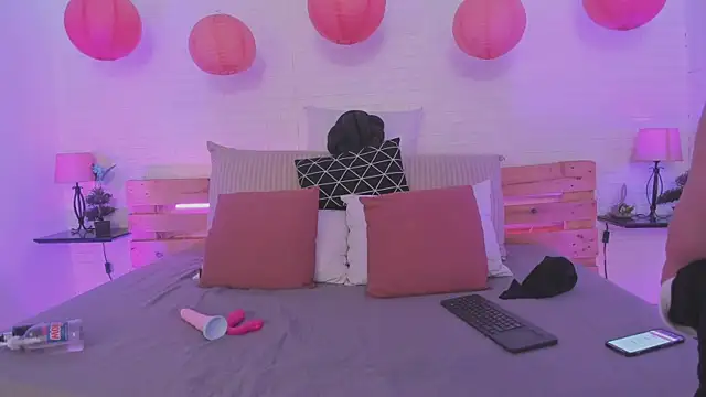 Jensen hill online show from September 30, 11:38 am