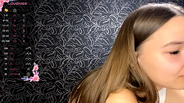 Snapshot of GemmaGunter chatting on October 4, 8:24 pm GemmaGunter online show from October 4, 8:24 pm