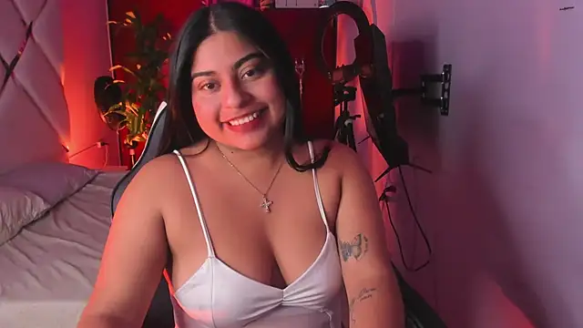 TifanieJones online show from September 14, 6:33 am