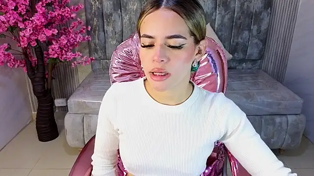 lilith4 s online show from November 22, 8:33 pm