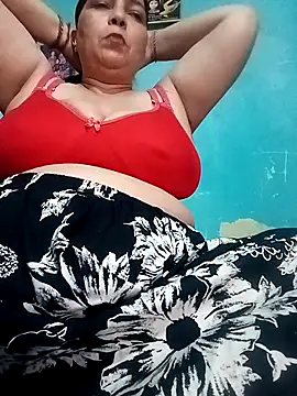 Snapshot of Love-890 chatting on October 6, 9:48 am Love-890 online show from October 6, 9:48 am