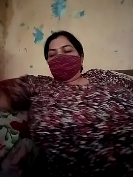 Snapshot of Love-890 chatting on October 12, 10:17 am Love-890 online show from October 12, 10:17 am