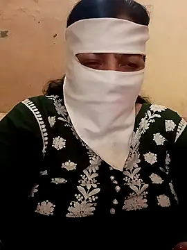 Snapshot of Love-890 chatting on October 30, 4:15 am Love-890 online show from October 30, 4:15 am