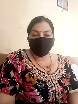 Snapshot of Love-890 chatting on September 25, 6:23 am Love-890 online show from September 25, 6:23 am