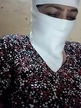 Snapshot of Love-890 chatting on October 28, 1:44 am Love-890 online show from October 28, 1:44 am