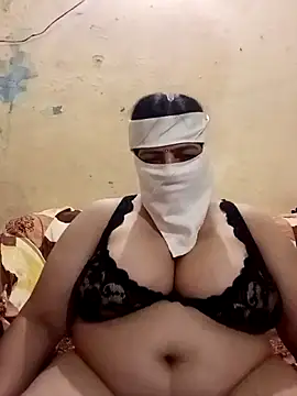 Snapshot of Love-890 chatting on October 20, 5:49 pm Love-890 online show from October 20, 5:49 pm