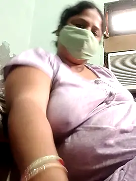 Snapshot of Mmm143 chatting on October 11, 3:33 am Mmm143 online show from October 11, 3:33 am