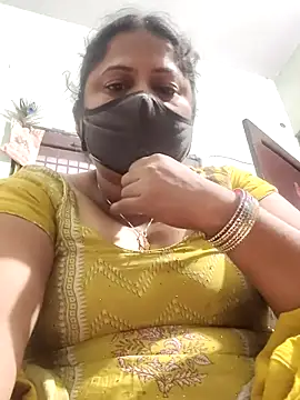 Snapshot of Mmm143 chatting on October 26, 1:01 am Mmm143 online show from October 26, 1:01 am