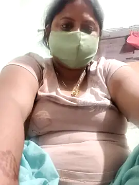 Snapshot of Mmm143 chatting on October 13, 11:40 pm Mmm143 online show from October 13, 11:40 pm