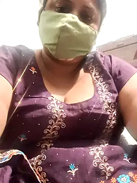 Snapshot of Mmm143 chatting on October 8, 7:40 pm Mmm143 online show from October 8, 7:40 pm