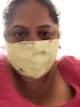 Snapshot of Mmm143 chatting on October 31, 1:07 am Mmm143 online show from October 31, 1:07 am