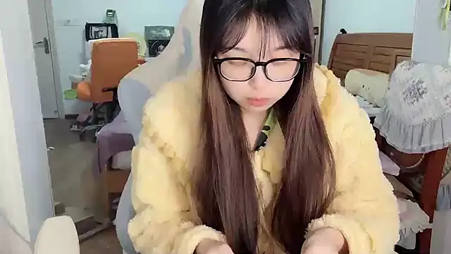 Akong11 online show from January 14, 2:05 am