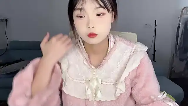 Akong11 online show from February 10, 4:04 am