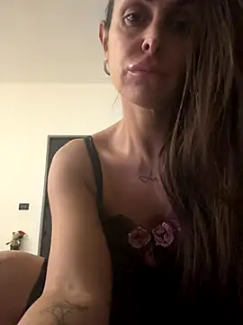 ainaht online show from December 5, 8:32 pm