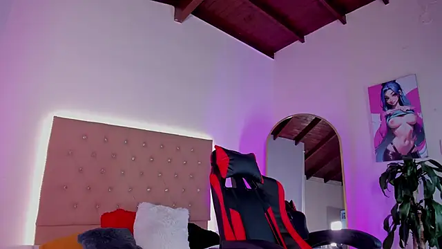 Hayley  Roberts online show from September 21, 7:12 pm