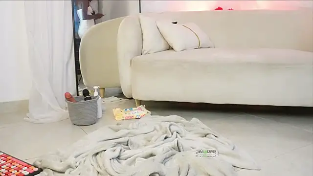 SUM    online show from March 7, 7:43 pm