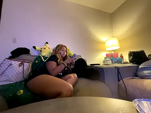 Snapshot of GoddessFatPuss chatting on October 22, 6:18 am GoddessFatPuss online show from October 22, 6:18 am